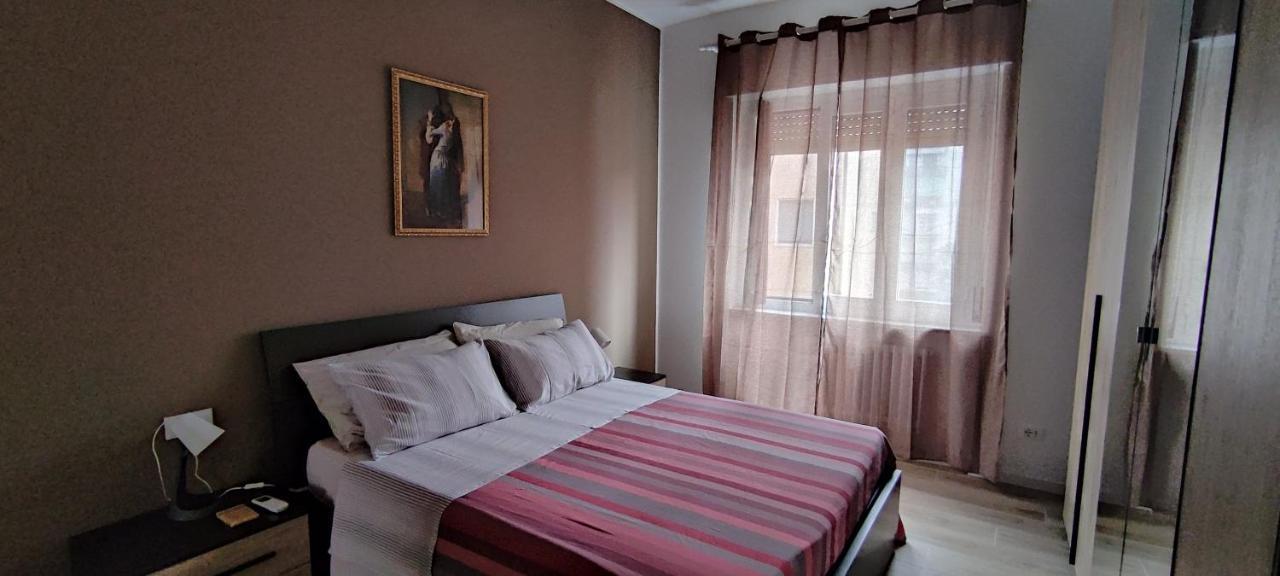 Interno Nove - Appartamento A Corsico Bagian luar foto
